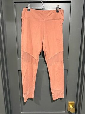 Rusty Rose Active 3/4 Leggings with Mesh Panels